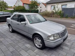 Silber Gebraucht 1993 Mercedes C180 Elegance Limousine | 1.000 €