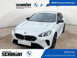 Alpinweiß uni Gebraucht 2024 BMW M135 Shadowline Kleinwagen | 44.790 € (Teuer)
