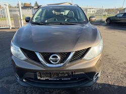 Braun Gebraucht 2014 Nissan Qashqai Tekna SUV | 8.300 € (Fairer Preis)