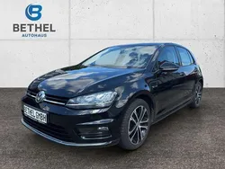 Schwarz Gebraucht 2015 VW Golf VII Highline Limousine | 14.490 € (Etwas zu teuer)