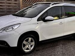 Weiß Gebraucht 2015 Peugeot 2008 Style SUV | 3.499 € (Guter Preis)