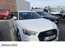 Weiß Gebraucht 2020 Audi A3 Basis Limousine | 17.950 € (Superpreis)