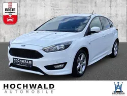 Weiß Gebraucht 2018 Ford Focus ST-Line Limousine | 12.440 € (Guter Preis)
