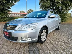 Silber Gebraucht 2011 Skoda Octavia Ambiente Kombi | 3.590 € (Etwas zu teuer)
