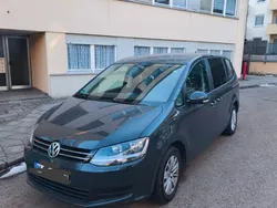 Grau Gebraucht 2015 VW Sharan Trendline Van / Kleinbus | 13.300 € (Fairer Preis)