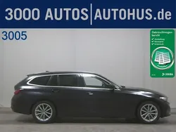 Saphirschwarz metallic Gebraucht 2023 BMW 320 M Sport Kombi | 41.528 € (Fairer Preis)