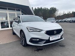 Weiß Gebraucht 2022 Seat Leon FR Limousine | 22.890 € (Guter Preis)