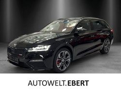 Schwarz metallic Gebraucht 2024 Skoda Octavia RS Kombi | 38.980 € (Fairer Preis)