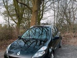 Schwarz Gebraucht 2010 Renault Clio II Dynamique Limousine | 2.800 € (Fairer Preis)