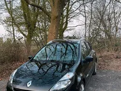 Schwarz Gebraucht 2010 Renault Clio II Dynamique Limousine | 2.800 € (Fairer Preis)