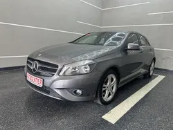 Grau Gebraucht 2015 Mercedes A180 Limousine | 11.450 € (Guter Preis)