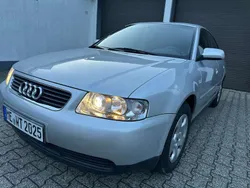 Silber Gebraucht 2002 Audi A3 Ambiente Limousine | 2.500 € (Etwas zu teuer)