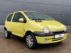 Gelb Gebraucht 2002 Renault Twingo Kleinwagen | 1.180 € (Fairer Preis)
