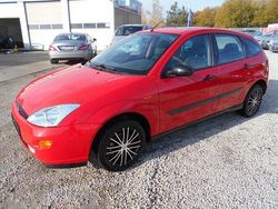 Rot Gebraucht 1999 Ford Focus Ambiente Limousine | 2.200 € (Etwas zu teuer)