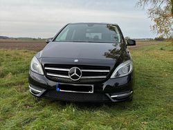 Schwarz Gebraucht 2013 Mercedes B180 Night Van / Kleinbus | 9.000 €