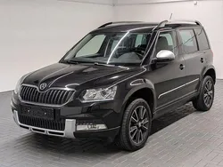 Schwarz (blackmagic perleffekt) Gebraucht 2016 Skoda Yeti Adventure SUV | 16.980 € (Etwas zu teuer)