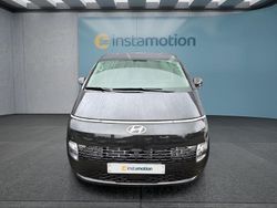 Schwarz Neu 2025 Hyundai Staria Van | 56.249 €