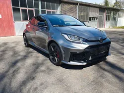 Silber Neu 2025 Toyota Yaris Limousine | 52.900 € (Etwas zu teuer)