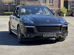 Tiefschwarzmetallic Gebraucht 2016 Porsche Cayenne Turbo Platinum Edition SUV | 29.790 € (Fairer Preis)