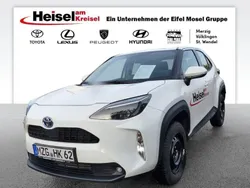 Schneeweiß Gebraucht 2023 Toyota Yaris Cross Comfort SUV | 23.960 € (Superpreis)