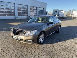 Grau Gebraucht 2010 Mercedes E250 Avantgarde Limousine | 13.000 € (Fairer Preis)