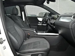 Weiss / polarweiß Gebraucht 2025 Mercedes GLA200 AMG line SUV | 43.240 € (Fairer Preis)