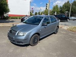 Grau Gebraucht 2006 Skoda Fabia Kleinwagen | 2.490 € (Etwas zu teuer)
