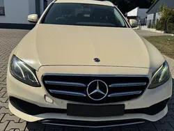 Beige Gebraucht 2019 Mercedes E220 Avantgarde Kombi | 8.500 €