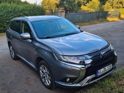 Grau Gebraucht 2020 Mitsubishi Outlander P-HEV Basis SUV | 19.999 € (Fairer Preis)
