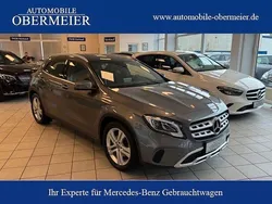 Grau Gebraucht 2017 Mercedes GLA220 SUV | 23.950 € (Fairer Preis)