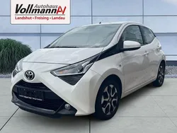 Weiß Gebraucht 2018 Toyota Aygo Connect Style Kleinwagen | 9.490 € (Fairer Preis)