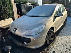 Silber Gebraucht 2009 Peugeot 307 Kleinwagen | 3.950 € (Etwas zu teuer)