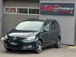 Grün Gebraucht 2013 VW Touran Comfortline Van / Kleinbus | 9.500 € (Fairer Preis)