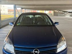 Blau Gebraucht 2004 Opel Astra Kleinwagen | 2.000 € (Fairer Preis)