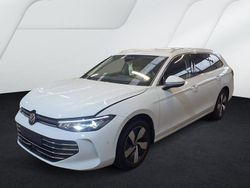 Weiß (pure white) Gebraucht 2025 VW Passat IQ Drive Kombi | 32.270 € (Superpreis)