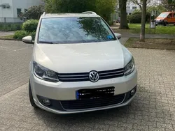 Silber Gebraucht 2013 VW Touran Highline Van / Kleinbus | 8.999 € (Fairer Preis)