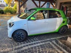 Weiß Gebraucht 2018 Smart ForFour Electric Drive Passion Kleinwagen | 6.900 € (Guter Preis)