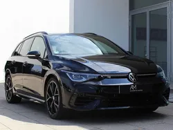 Deep black (metallic) Gebraucht 2024 VW Golf VIII Design Kombi | 47.650 € (Teuer)