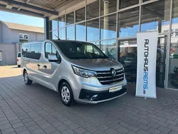 Grau Gebraucht 2022 Renault Trafic Van | 30.000 € (Fairer Preis)