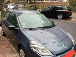 Blau Gebraucht 2009 Renault Clio II Dynamique Limousine | 3.250 € (Etwas zu teuer)