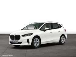 Weiß Gebraucht 2024 BMW 216 Active Tourer Van / Kleinbus | 31.479 € (Teuer)