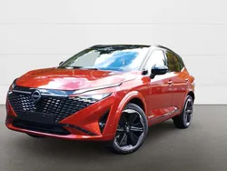 Reddish orange/black rot Neu 2024 Nissan Qashqai SUV | 42.772 € (Teuer)