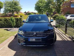 Blau Gebraucht 2024 VW Tiguan R-line SUV | 42.500 € (Fairer Preis)