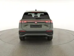 Cipressino grün metallic Neu 2025 VW Tayron Life SUV | 50.995 € (Fairer Preis)