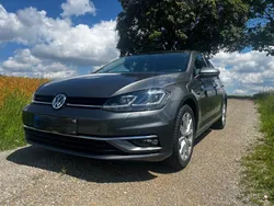 Grau Gebraucht 2019 VW Golf VII Highline Limousine | 19.300 € (Fairer Preis)