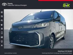 Grau Gebraucht 2024 Toyota Proace Verso Team Kombi | 44.570 € (Fairer Preis)