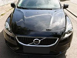 Schwarz Gebraucht 2018 Volvo V40 Kinetic Kombi | 14.800 € (Fairer Preis)