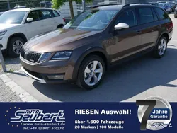 Braun metallic Gebraucht 2019 Skoda Octavia Scout 4x4 Kombi | 31.990 €