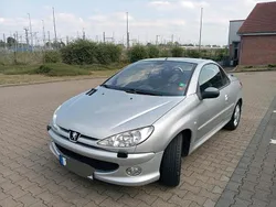 Grau Gebraucht 2005 Peugeot 206 CC Quiksilver Cabrio | 2.900 € (Etwas zu teuer)