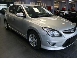 Silber Gebraucht 2012 Hyundai i30 Limousine | 7.980 €